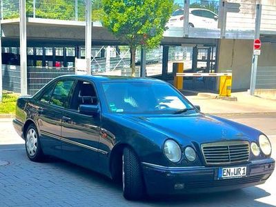 Mercedes E280