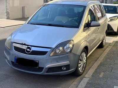 Gebraucht Opel Zafira 120 PS (88 kW) 2008 Silber Van / Kleinbus