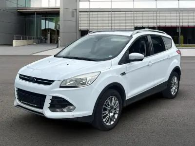 Gebraucht Ford Kuga Titanium 150 PS (110 kW) 2013 Weiß SUV