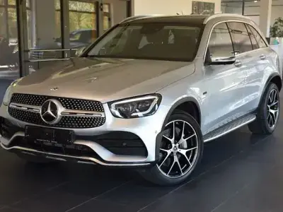 Gebraucht Mercedes GLC300 AMG line 194 PS (142 kW) 2021 Silber Limousine