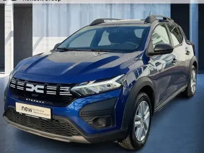 Second-hand Dacia Sandero Essentiel 91 CP (66 kW) 2024 Albastru Berlinǎ