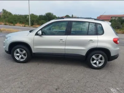 Gebraucht VW Tiguan 140 PS (102 kW) 2010 Grau SUV