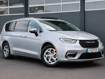 Gebraucht Chrysler Pacifica 287 PS (211 kW) 2024 Silver mist metallic Van