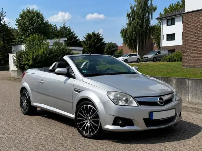 Gebraucht Opel Tigra 90 PS (66 kW) 2006 Silber Cabrio