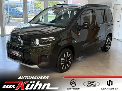 Neu Citroën Berlingo XTR 131 PS (96 kW) 2026 Sirkkagrün Van / Kleinbus