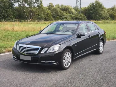 Gebraucht Mercedes E250 Elegance 204 PS (150 kW) 2012 Schwarz Limousine