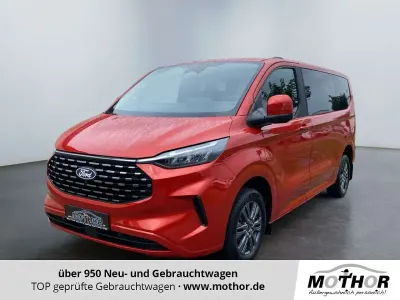 Gebraucht Ford Tourneo Custom Titanium 136 PS (100 kW) 2024 Rot Van