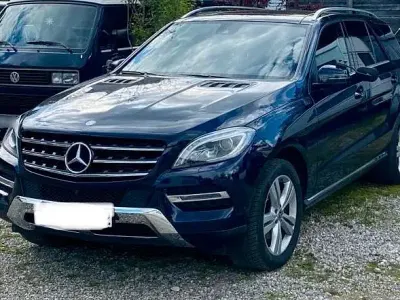 Gebraucht Mercedes ML350 258 PS (189 kW) 2014 Blau SUV