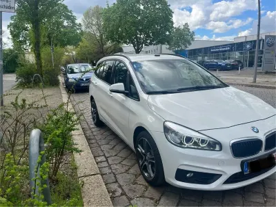 Gebraucht BMW 220 Gran Tourer Sport Line 190 PS (139 kW) 2017 Weiß Van / Kleinbus