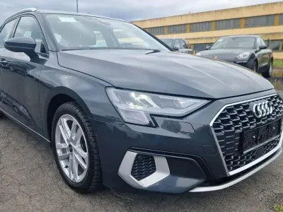 Gebraucht Audi A3 Sport 150 PS (110 kW) 2023 Grau Limousine