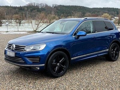 Gebraucht VW Touareg Executive 262 PS (192 kW) 2017 Blau SUV