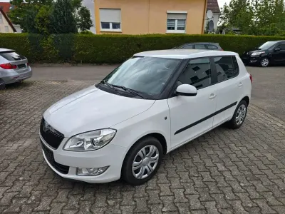 Brugt Skoda Fabia Ambiente 69 HK (50 kW) 2011 Hvid Sedan