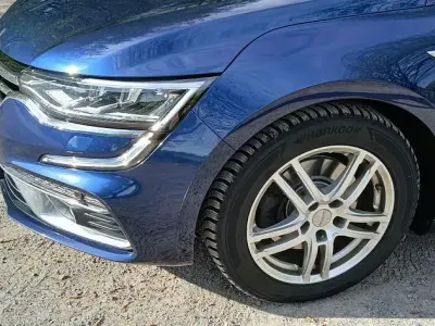 Second-hand Renault Talisman GrandTour Intens 160 CP (117 kW) 2022 Albastru Break