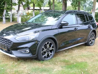 Gebraucht Ford Focus Active X 150 PS (110 kW) 2020 Schwarz Limousine
