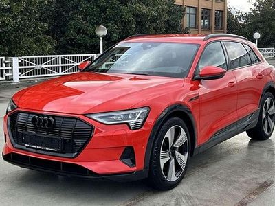 Catalunyrot (metallic) Gebraucht 2022 Audi e-tron Ambiente SUV | 34.899 € (Fairer Preis)