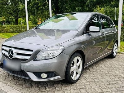 Mercedes B200