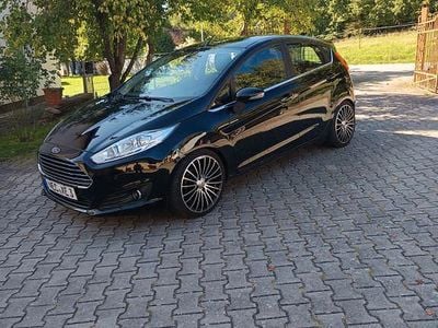 Gebraucht Ford Fiesta Titanium 101 PS (74 kW) 2017 Schwarz Kleinwagen