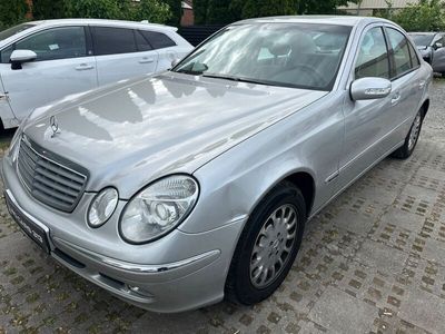 Mercedes E200