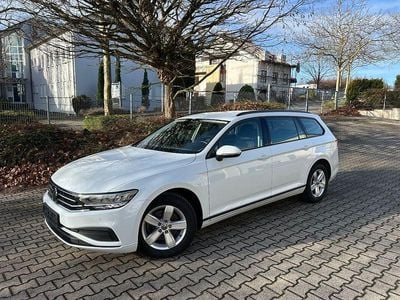 Weiß Gebraucht 2023 VW Passat Conceptline Kombi | 21.980 € (Superpreis)