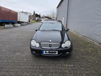 Gebraucht Mercedes C180 143 PS (105 kW) 2005 Schwarz Coupé