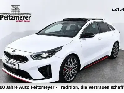Używany Kia ProCeed GT 204 KM (150 kW) 2019 Biały Sedan/Limuzyna