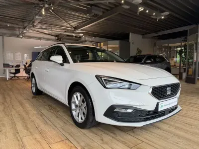 Gebraucht Seat Leon 150 PS (110 kW) 2022 Weiß Limousine