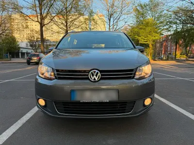 Gebraucht VW Touran 140 PS (102 kW) 2011 Grau Van / Kleinbus
