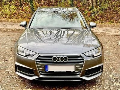 Grau Gebraucht 2019 Audi A4 Comfort Kombi | 16.700 € (Fairer Preis)