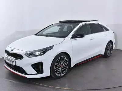 Używany Kia ProCeed GT 204 KM (150 kW) 2019 Biały Sedan/Limuzyna