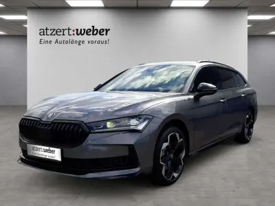 Neu Skoda Superb SportLine 193 PS (141 kW) 2026 Graphitegrau metallic Kombi