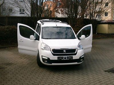 Gebraucht Peugeot Partner Tepee Access 98 PS (72 kW) 2018 Weiß Van / Kleinbus