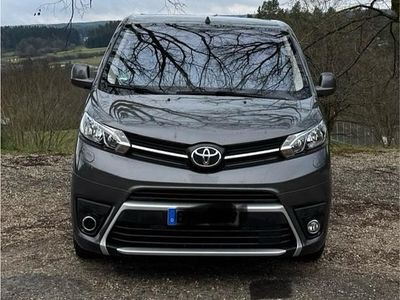Gebraucht Toyota Proace Verso Comfort 150 PS (110 kW) 2017 Grau Kombi