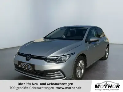 Gebraucht VW Golf VIII Life 150 PS (110 kW) 2023 Reflexsilber Limousine