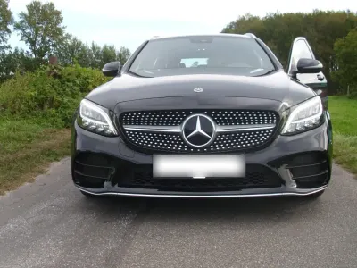 Gebraucht Mercedes C180 AMG line 156 PS (114 kW) 2019 Schwarz Limousine