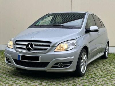 Gebraucht Mercedes B200 Avantgarde 136 PS (100 kW) 2009 Silber Van / Kleinbus