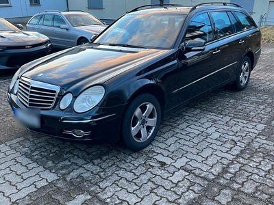 Gebraucht Mercedes E220 Avantgarde 170 PS (125 kW) 2009 Schwarz Kleinwagen