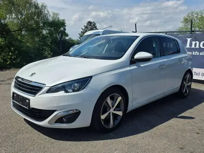 Gebraucht Peugeot 308 Allure 120 PS (88 kW) 2015 Perlglänzend/metall Limousine