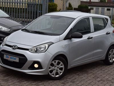 Gebraucht Hyundai i10 Classic 67 PS (49 kW) 2015 Silber Kleinwagen