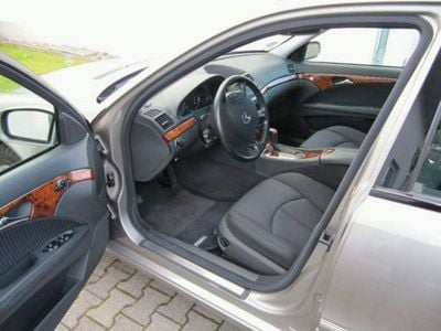 Mercedes E200