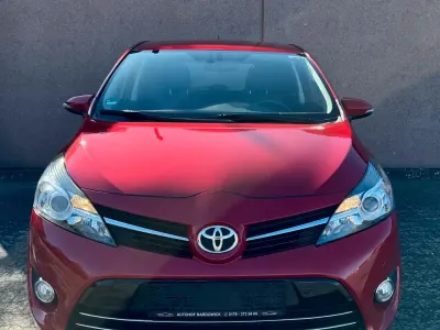 Gebraucht Toyota Verso 147 PS (108 kW) 2013 Andere farben Van / Kleinbus