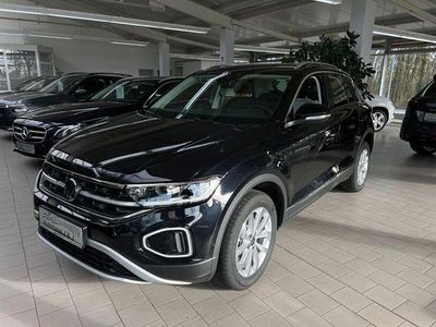 Deep black pearlescent Gebraucht 2023 VW T-Roc Style SUV | 29.990 € (Fairer Preis)