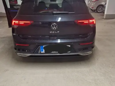 Gebraucht VW Golf VII Active 150 PS (110 kW) 2021 Schwarz Kleinwagen