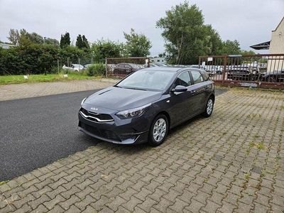 Andere Gebraucht 2024 Kia Ceed Comfort Kleinwagen | 19.990 € (Fairer Preis)