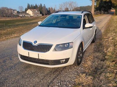 Gebraucht Skoda Octavia Elegance 150 PS (110 kW) 2013 Weiß Kombi
