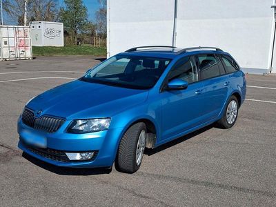 Usata Skoda Octavia Ambition 150 CV (110 kW) 2016 Blu Utilitaria