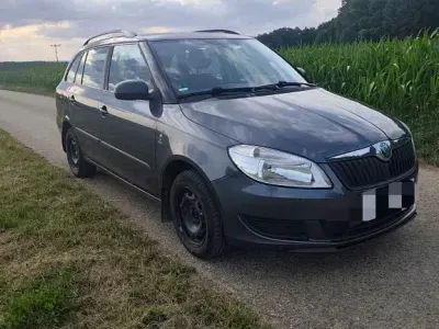 Gebraucht Skoda Fabia Ambition 90 PS (66 kW) 2012 Grau Kombi