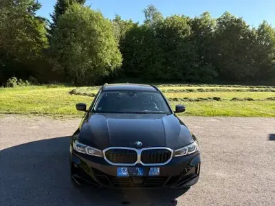 Gebraucht BMW 320 Performance 190 PS (139 kW) 2023 Schwarz Kombi