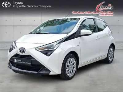 Gebraucht Toyota Aygo X-play 72 PS (52 kW) 2019 Weiß Kleinwagen