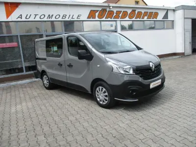Używany Renault Trafic 125 KM (91 kW) 2017 Szary Minivan