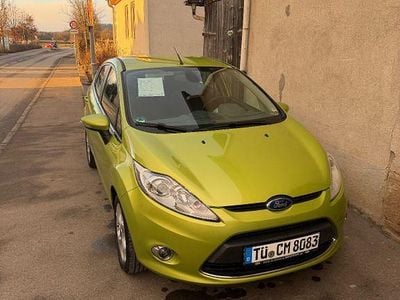 Grün Gebraucht 2010 Ford Fiesta Titanium Limousine | 2.990 € (Guter Preis)